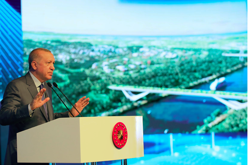 Turkish President Recep Tayyip Erdogan explains the new Istanbul Canal project